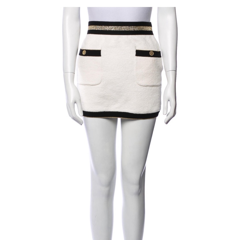 CHANEL Skirt | La Pausa Cruise 2019 Collection by Karl Lagerfeld